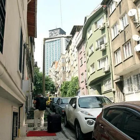 Charming Compact Near Taksim Beyoglu No2 * Istambul