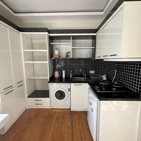 Charming Compact Near Taksim Beyoglu No2 Κωνσταντινούπολη